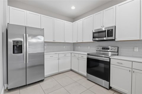 House in Sanford, Florida 4 bedrooms, 255.76 sq.m. № 2348264 - photo 13