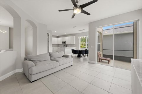House in Sanford, Florida 4 bedrooms, 255.76 sq.m. № 2348264 - photo 7