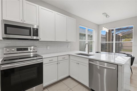 House in Sanford, Florida 4 bedrooms, 255.76 sq.m. № 2348264 - photo 14