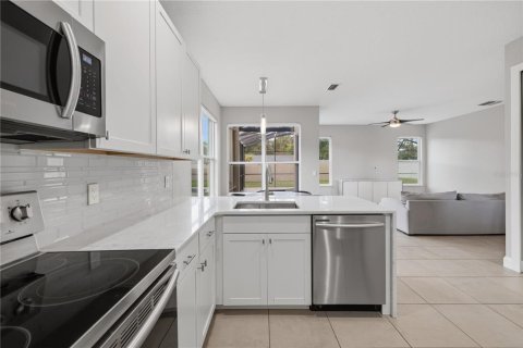 House in Sanford, Florida 4 bedrooms, 255.76 sq.m. № 2348264 - photo 15