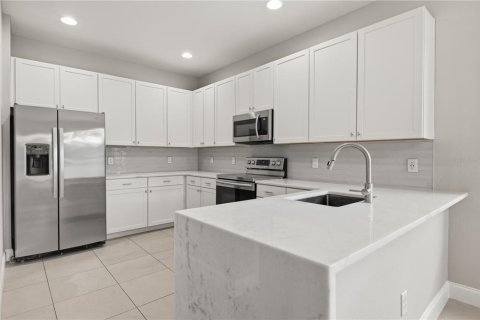 House in Sanford, Florida 4 bedrooms, 255.76 sq.m. № 2348264 - photo 11