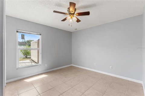 Villa ou maison à vendre à Kissimmee, Floride: 4 chambres, 165.83 m2 № 1774927 - photo 17
