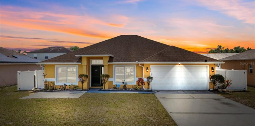Villa ou maison à Kissimmee, Floride 4 chambres, 165.83 m2 № 1774927
