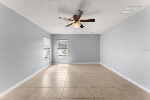 Villa ou maison à vendre à Kissimmee, Floride: 4 chambres, 165.83 m2 № 1774927 - photo 3