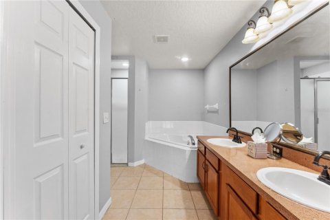 Villa ou maison à vendre à Kissimmee, Floride: 4 chambres, 165.83 m2 № 1774927 - photo 13