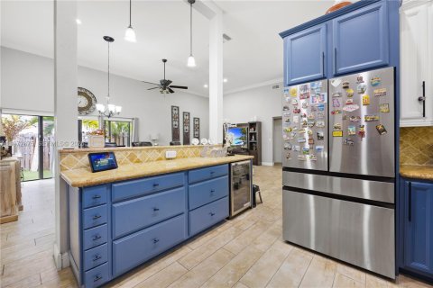 House in Hallandale Beach, Florida 3 bedrooms, 150.87 sq.m. № 2033079 - photo 26