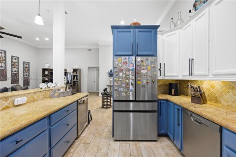 House in Hallandale Beach, Florida 3 bedrooms, 150.87 sq.m. № 2033079 - photo 23