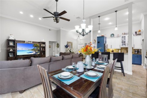 House in Hallandale Beach, Florida 3 bedrooms, 150.87 sq.m. № 2033079 - photo 20