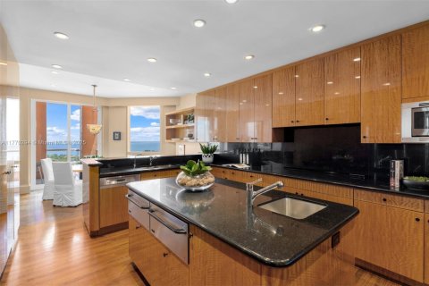 Condo in Coral Gables, Florida, 3 bedrooms  № 1730708 - photo 5