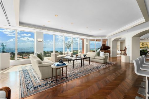 Condo in Coral Gables, Florida, 3 bedrooms  № 1730708 - photo 1