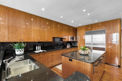 Condo in Coral Gables, Florida, 3 bedrooms  № 1730708 - photo 18