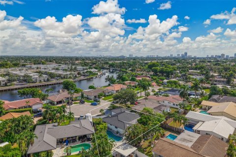Casa en venta en Fort Lauderdale, Florida, 2 dormitorios, 173.73 m2 № 1893459 - foto 5
