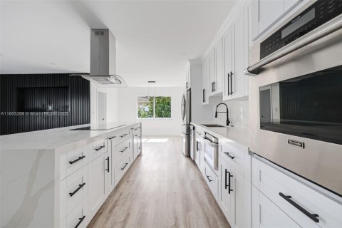 Casa en venta en Fort Lauderdale, Florida, 2 dormitorios, 173.73 m2 № 1893459 - foto 10