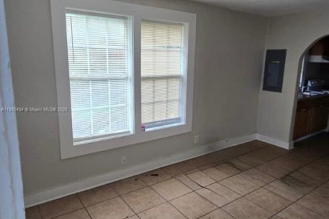 Снять в аренду виллу или дом в Джэксонвилл, Флорида 3 спальни, 323.76м2, № 1944999 - фото 6