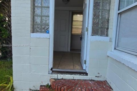 Снять в аренду виллу или дом в Джэксонвилл, Флорида 3 спальни, 323.76м2, № 1944999 - фото 2