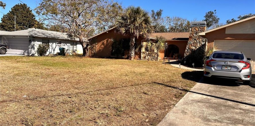 House in Spring Hill, Florida 3 bedrooms, 184.5 sq.m. № 1571017