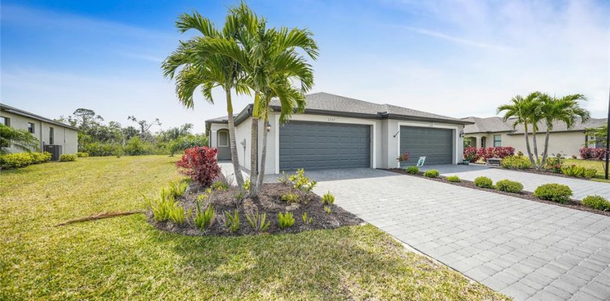Villa ou maison à Port Charlotte, Floride 2 chambres, 144.37 m2 № 1592340