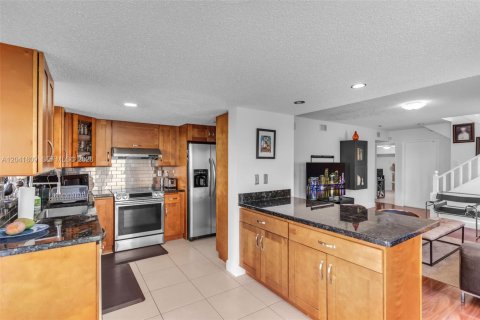 Casa en venta en Miami, Florida, 3 dormitorios, 152.27 m2 № 2241029 - foto 10