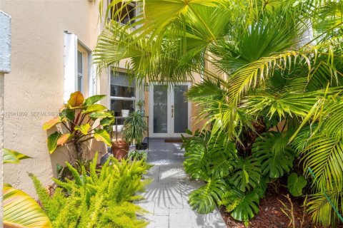 Casa en venta en Miami, Florida, 3 dormitorios, 152.27 m2 № 2241029 - foto 4