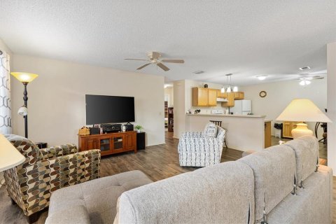 Casa en venta en The Villages, Florida, 2 dormitorios, 108.05 m2 № 1800364 - foto 9