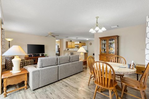 Casa en venta en The Villages, Florida, 2 dormitorios, 108.05 m2 № 1800364 - foto 7