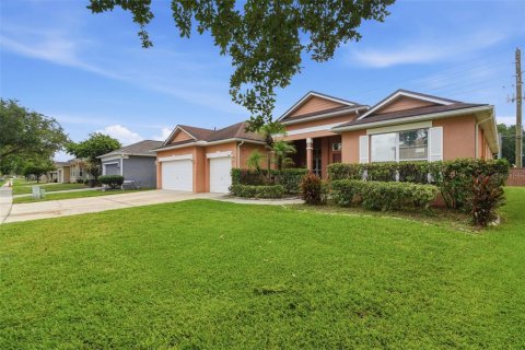House in Orlando, Florida 4 bedrooms, 258.08 sq.m. № 2267182 - photo 4