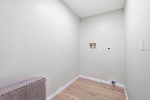 House in Clearwater, Florida 4 bedrooms, 228.08 sq.m. № 2221344 - photo 18