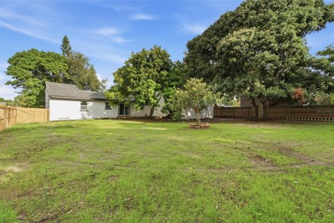 House in Clearwater, Florida 4 bedrooms, 228.08 sq.m. № 2221344 - photo 29