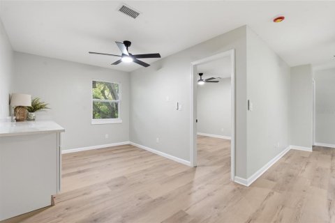 House in Clearwater, Florida 4 bedrooms, 228.08 sq.m. № 2221344 - photo 23
