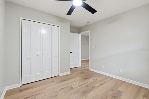 House in Clearwater, Florida 4 bedrooms, 228.08 sq.m. № 2221344 - photo 27