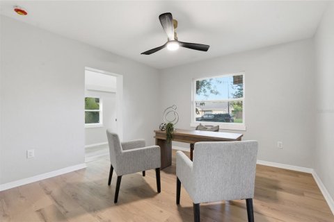 House in Clearwater, Florida 4 bedrooms, 228.08 sq.m. № 2221344 - photo 12