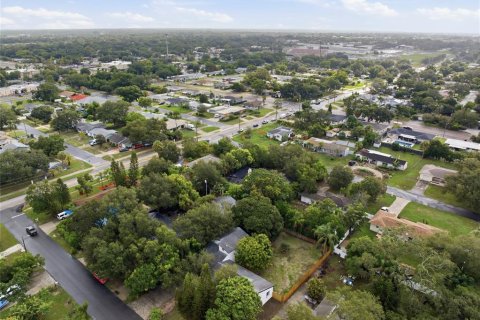 House in Clearwater, Florida 4 bedrooms, 228.08 sq.m. № 2221344 - photo 4