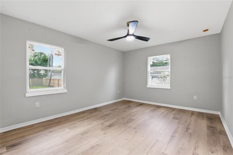 House in Clearwater, Florida 4 bedrooms, 228.08 sq.m. № 2221344 - photo 14