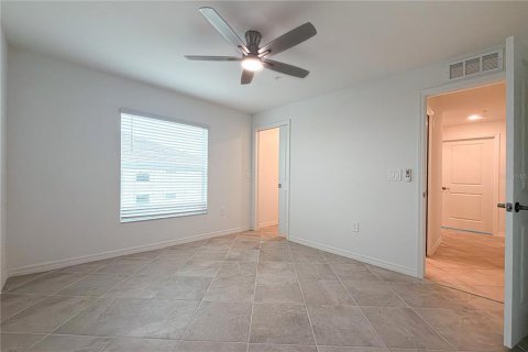 Copropriété à louer à Lakewood Ranch, Floride: 2 chambres, 126.9 m2 № 2107562 - photo 17
