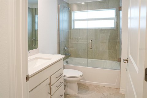 Copropriété à louer à Lakewood Ranch, Floride: 2 chambres, 126.9 m2 № 2107562 - photo 14
