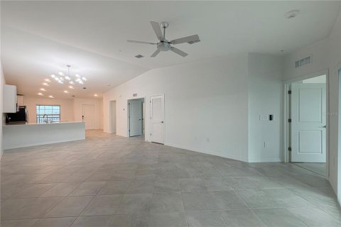 Copropriété à louer à Lakewood Ranch, Floride: 2 chambres, 126.9 m2 № 2107562 - photo 7