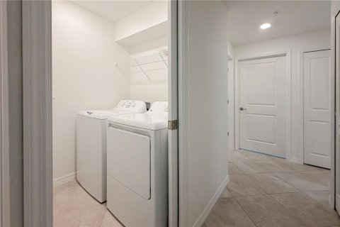 Copropriété à louer à Lakewood Ranch, Floride: 2 chambres, 126.9 m2 № 2107562 - photo 18