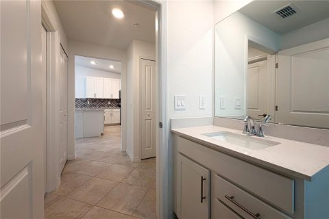 Copropriété à louer à Lakewood Ranch, Floride: 2 chambres, 126.9 m2 № 2107562 - photo 15