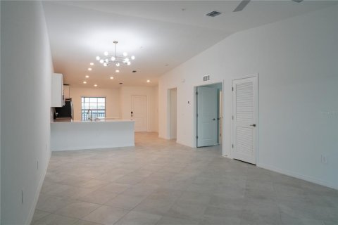Copropriété à louer à Lakewood Ranch, Floride: 2 chambres, 126.9 m2 № 2107562 - photo 6
