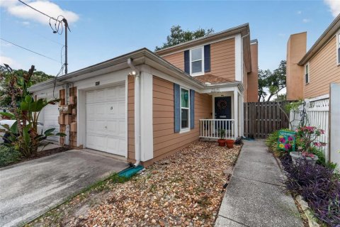 Touwnhouse à vendre à Tampa, Floride: 2 chambres, 119.29 m2 № 2201812 - photo 2