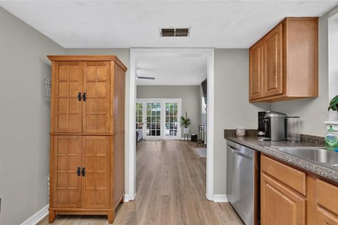 Touwnhouse à vendre à Tampa, Floride: 2 chambres, 119.29 m2 № 2201812 - photo 11