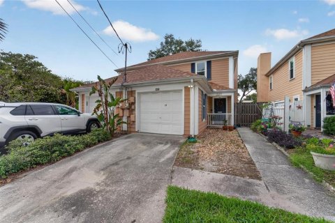 Touwnhouse à vendre à Tampa, Floride: 2 chambres, 119.29 m2 № 2201812 - photo 3