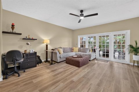 Touwnhouse à vendre à Tampa, Floride: 2 chambres, 119.29 m2 № 2201812 - photo 14