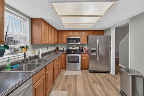 Touwnhouse à vendre à Tampa, Floride: 2 chambres, 119.29 m2 № 2201812 - photo 8