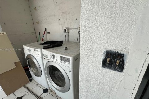 Condo in Hialeah, Florida, 2 bedrooms  № 1848772 - photo 6