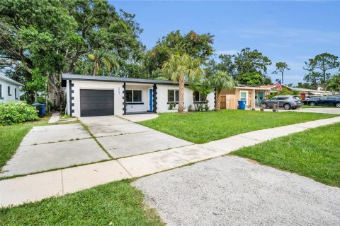 Villa ou maison à vendre à Saint Petersburg, Floride: 3 chambres, 156.73 m2 № 1805498 - photo 1