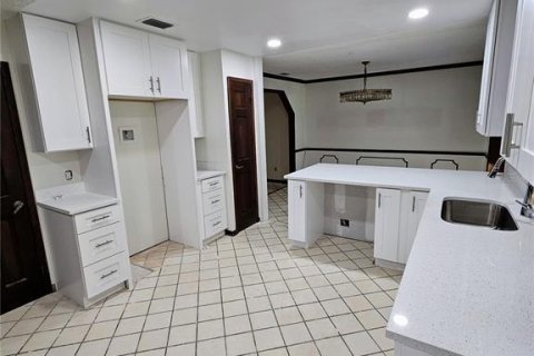 Villa ou maison à vendre à Orlando, Floride: 4 chambres, 294.87 m2 № 2334211 - photo 30