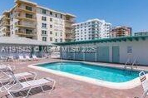 Copropriété à louer à Hollywood, Floride: 1 chambre, 64.1 m2 № 1971590 - photo 12