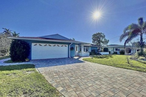 Купить виллу или дом в Брейдентон, Флорида 3 комнаты, 140м2, № 1831563 - фото 2