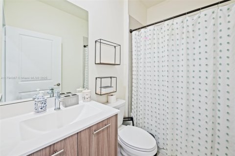Condo in Doral, Florida, 3 bedrooms № 1959220 - photo 21